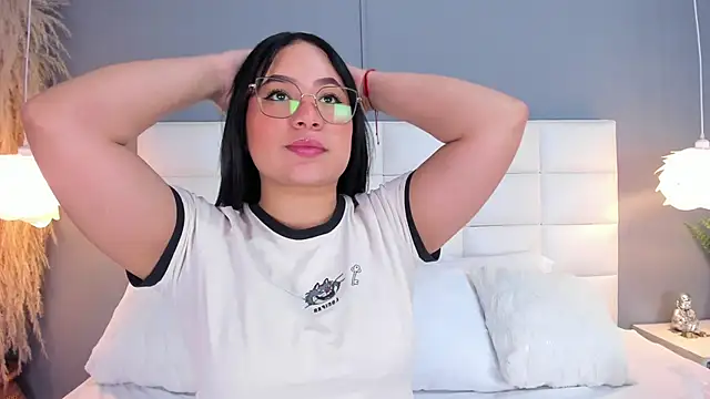 Snapshot of HannaKarson chatting on February 7, 11:40 am HannaKarson online show from February 7, 11:40 am