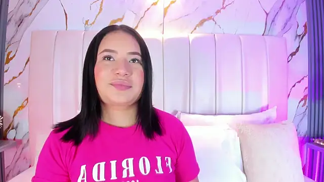 Snapshot of HannaKarson chatting on February 24, 11:44 am HannaKarson online show from February 24, 11:44 am