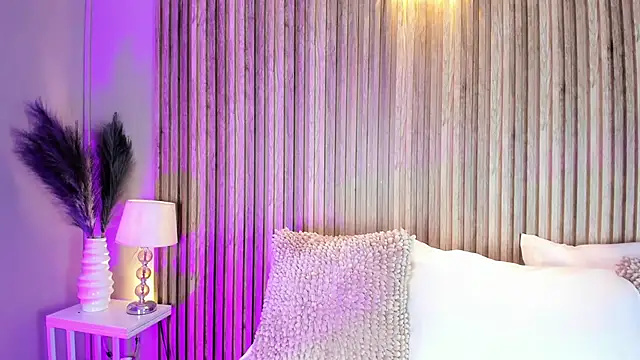 HannaKarson online show from March 3, 11:39 am