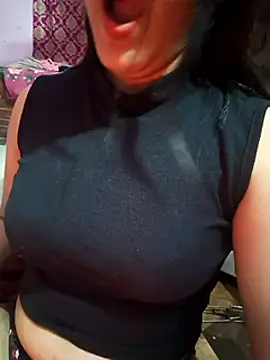 Snapshot of Bittu-rani chatting on January 18, 3:27 pm Bittu-rani online show from January 18, 3:27 pm