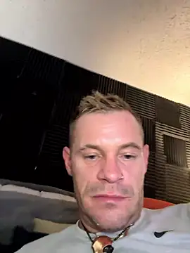 FrankieKentucky online show from January 6, 4:44 pm