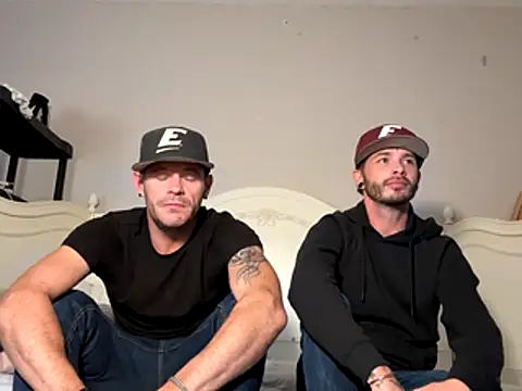 Snapshot of FrankieKentucky chatting on November 29, 5:29 am FrankieKentucky online show from November 29, 5:29 am