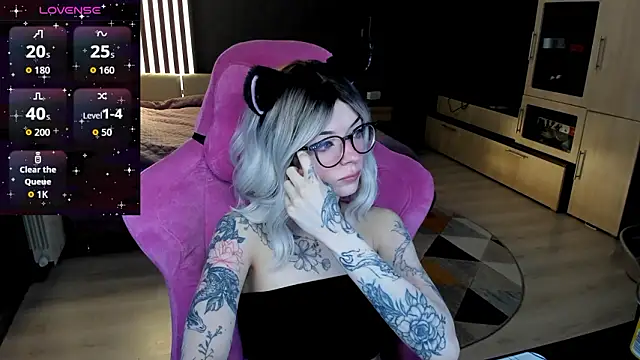 The love project online show from March 28, 11:17 pm