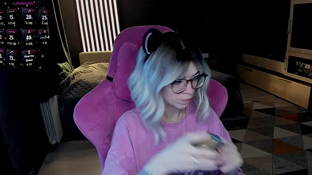 The love project online show from April 9, 11:05 am