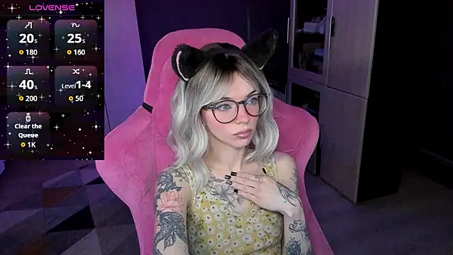 The love project online show from February 7, 9:01 pm