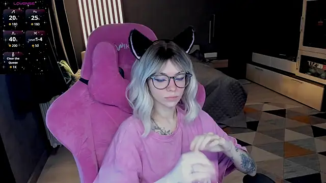 The love project online show from April 10, 11:39 am