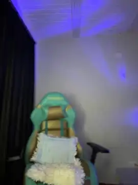 Snapshot of Emaa- chatting on November 9, 5:11 am Emaa- online show from November 9, 5:11 am