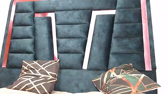 DiannellaforYou online show from February 22, 1:41 am