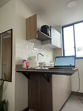 LauraCadwell online show from February 7, 12:13 pm