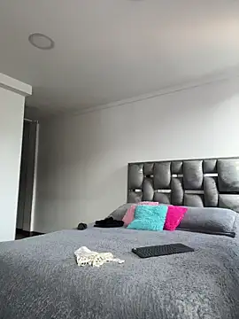 LauraCadwell online show from October 25, 12:17 pm