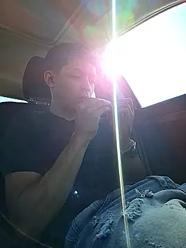 Snapshot of Yoko0381 chatting on December 15, 7:31 pm Yoko0381 online show from December 15, 7:31 pm