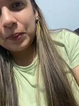 Snapshot of Nathaly00_ chatting on December 4, 11:04 pm Nathaly00 online show from December 4, 11:04 pm