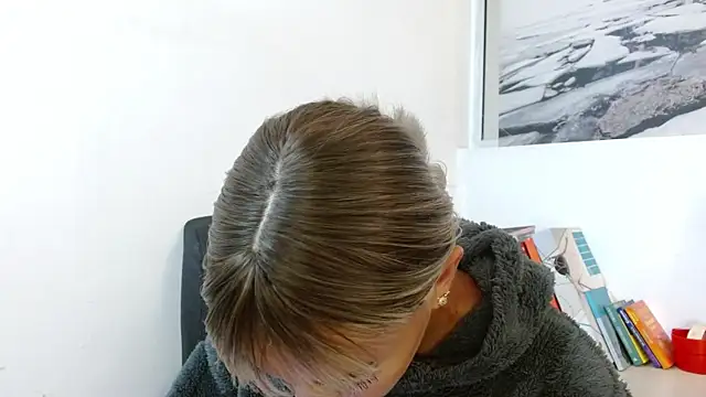 Snapshot of peyton_golden1 chatting on November 22, 3:27 am peyton golden1 online show from November 22, 3:27 am