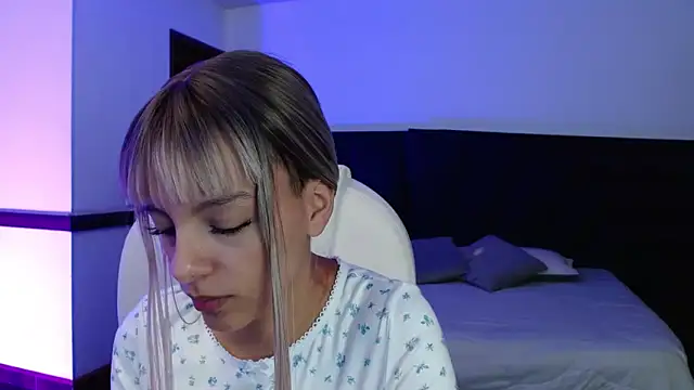 peyton golden1 online show from February 13, 3:06 am