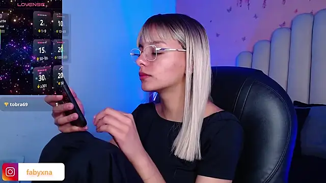 Snapshot of peyton_golden1 chatting on October 14, 3:51 am peyton golden1 online show from October 14, 3:51 am