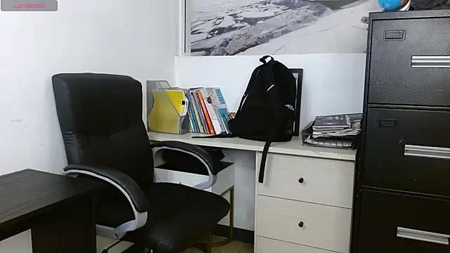 Snapshot of peyton_golden1 chatting on November 20, 3:29 am peyton golden1 online show from November 20, 3:29 am