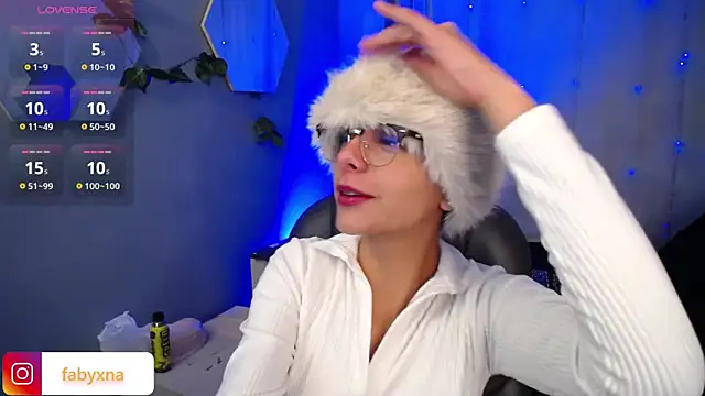 Snapshot of peyton_golden1 chatting on November 2, 3:11 am peyton golden1 online show from November 2, 3:11 am