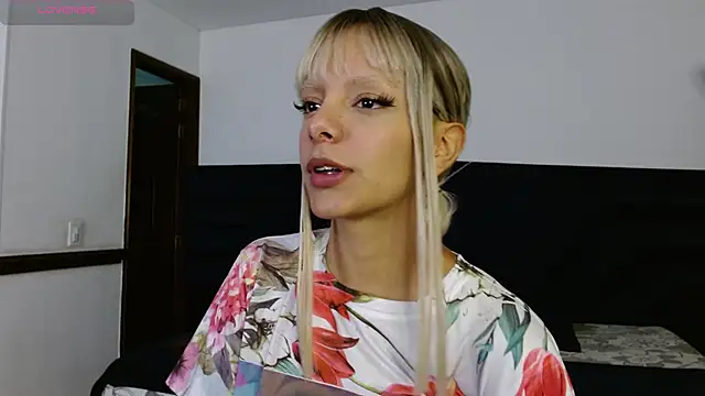 peyton golden1 online show from January 11, 3:57 am