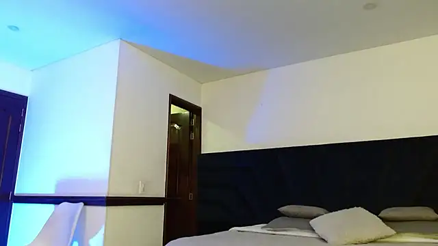 peyton golden1 online show from April 6, 3:57 am