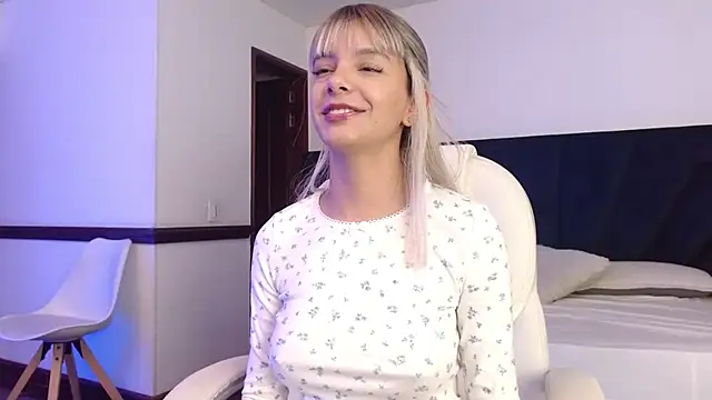 peyton golden1 online show from April 11, 3:25 am