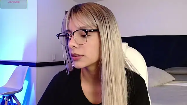 peyton golden1 online show from March 19, 3:28 am