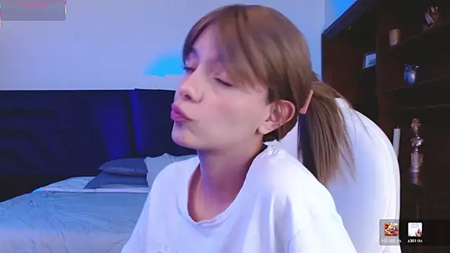 peyton golden1 online show from March 23, 3:28 am