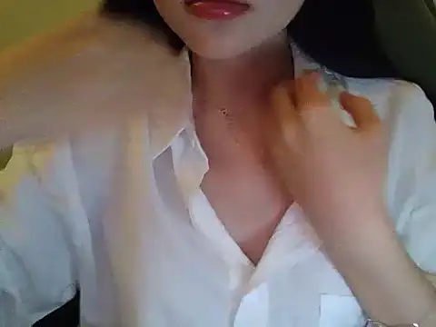 Snapshot of Yin-girl chatting on October 2, 7:17 pm Yin-girl online show from October 2, 7:17 pm