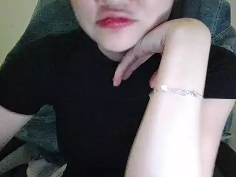 Snapshot of Yin-girl chatting on September 20, 8:08 am Yin-girl online show from September 20, 8:08 am
