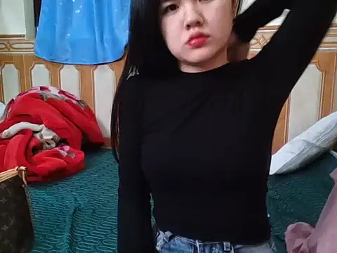 Snapshot of Yin-girl chatting on February 20, 11:42 am Yin-girl online show from February 20, 11:42 am