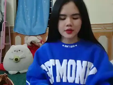Snapshot of Yin-girl chatting on January 9, 11:36 am Yin-girl online show from January 9, 11:36 am