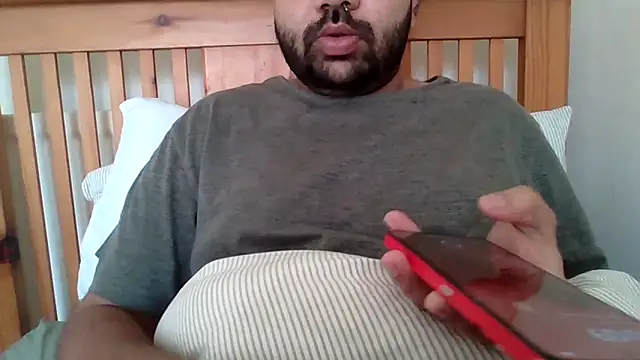 Snapshot of whoreboi98 chatting on April 19, 9:10 am whoreboi98 online show from April 19, 9:10 am