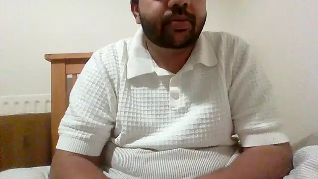 Snapshot of whoreboi98 chatting on May 3, 9:18 pm whoreboi98 online show from May 3, 9:18 pm