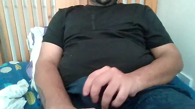 Snapshot of whoreboi98 chatting on June 17, 1:32 pm whoreboi98 online show from June 17, 1:32 pm