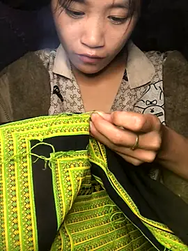 Snapshot of xotm chatting on November 4, 12:03 am xotm online show from November 4, 12:03 am