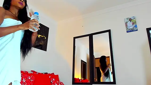 KimberlyBanks2 online show from January 9, 10:00 am