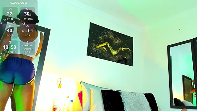 KimberlyBanks2 online show from March 29, 7:04 pm