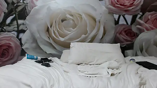 Snapshot of Sexysilverfoxxx chatting on December 2, 6:38 pm Sexysilverfoxxx online show from December 2, 6:38 pm