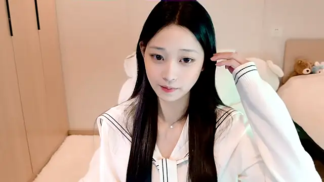 Snapshot of Xueb_J chatting on January 18, 6:45 am Xueb J online show from January 18, 6:45 am