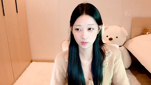 Snapshot of Xueb_J chatting on December 9, 9:28 am Xueb J online show from December 9, 9:28 am