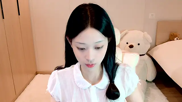 Snapshot of Xueb_J chatting on December 7, 6:15 am Xueb J online show from December 7, 6:15 am