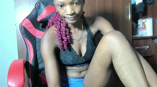 African-Dee online show from February 7, 7:49 pm