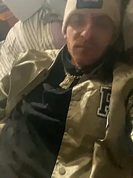 Snapshot of CityBoy75211 chatting on February 15, 9:38 am CityBoy75211 online show from February 15, 9:38 am