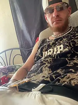 Snapshot of CityBoy75211 chatting on February 24, 7:04 pm CityBoy75211 online show from February 24, 7:04 pm