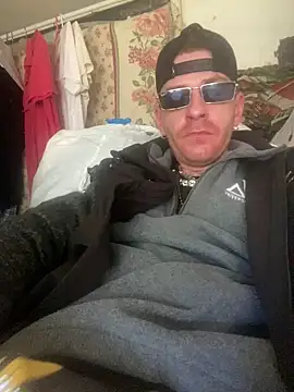 Snapshot of CityBoy75211 chatting on December 20, 7:28 pm CityBoy75211 online show from December 20, 7:28 pm