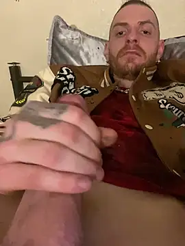 Snapshot of CityBoy75211 chatting on January 14, 8:18 am CityBoy75211 online show from January 14, 8:18 am