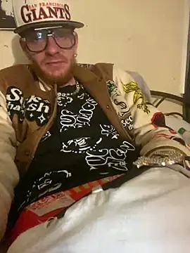 Snapshot of CityBoy75211 chatting on March 1, 10:37 am CityBoy75211 online show from March 1, 10:37 am