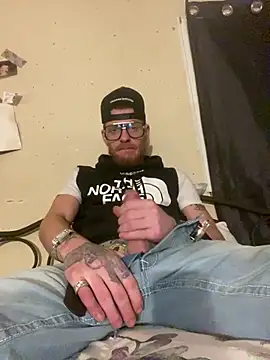 Snapshot of CityBoy75211 chatting on February 27, 6:13 am CityBoy75211 online show from February 27, 6:13 am