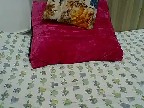 PrettyPrincess14 online show from October 10, 1:28 am