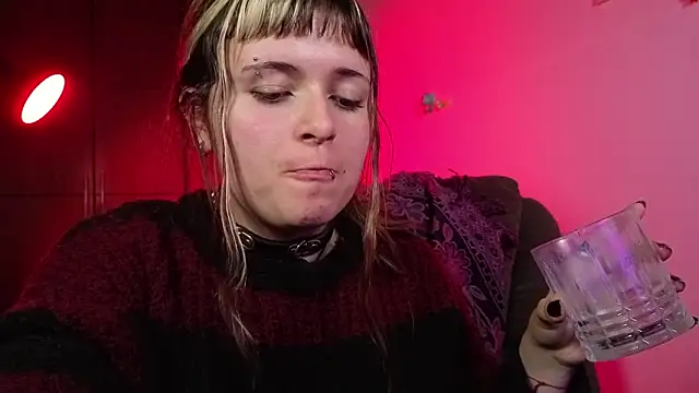 NEXT DOOR GIRL  online show from February 5, 12:17 am