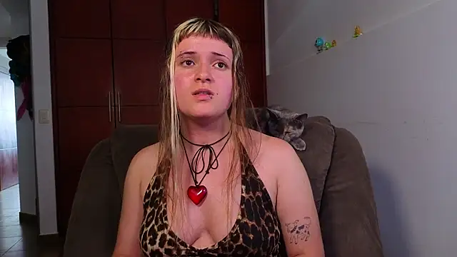 NEXT DOOR GIRL  online show from March 13, 9:53 pm